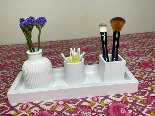 Minimalist makeup organizer